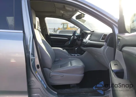 2015 Toyota Highlander Xle V6 z USA, uszkodzony, nr VIN 5TDJKRFH1FS158143